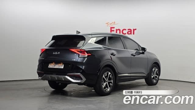 Kia Sportage 2021 — ფოტო 2/20