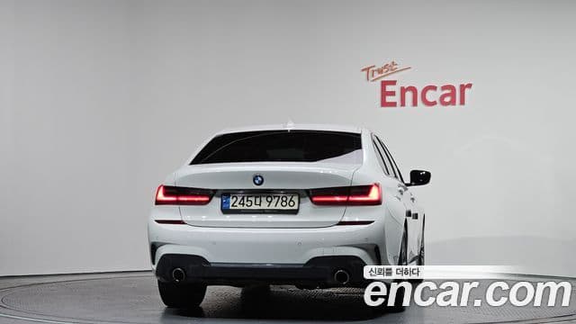 BMW 3 Series 2021 — ფოტო 4/20