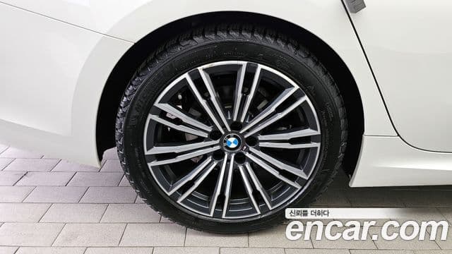 BMW 3 Series 2021 — ფოტო 5/20