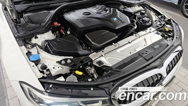 BMW 3 Series 2021 — ფოტო 6/20