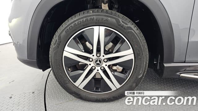 Mercedes-Benz GLE-Class 2019 — Photo 15/20