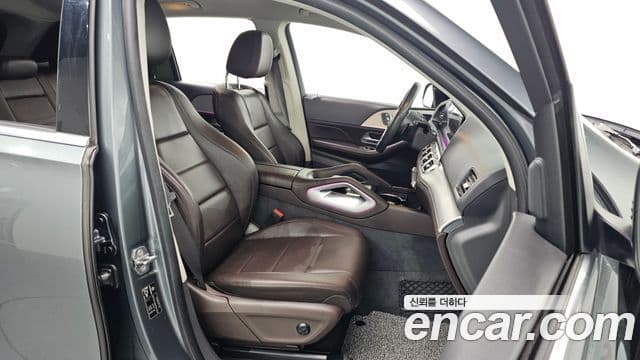 Mercedes-Benz GLE-Class 2019 — Photo 10/20