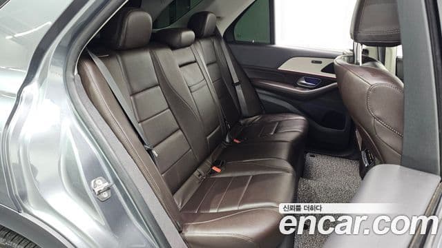 Mercedes-Benz GLE-Class 2019 — Photo 12/20