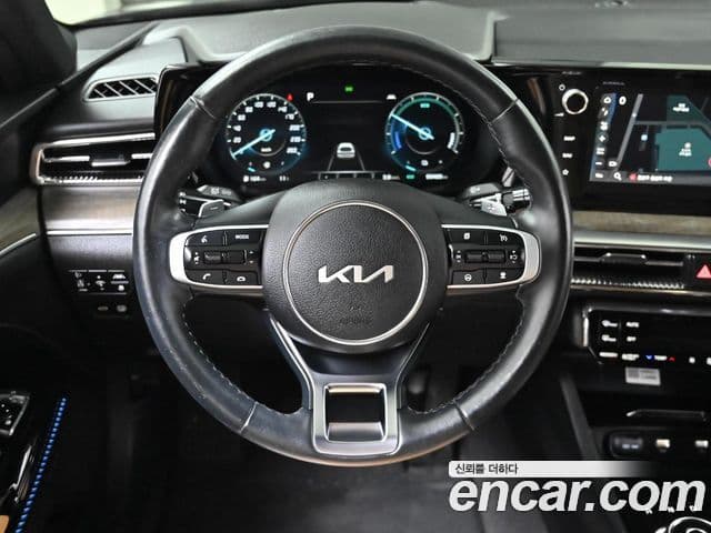 Kia K5 2023 — Şəkil 13/20