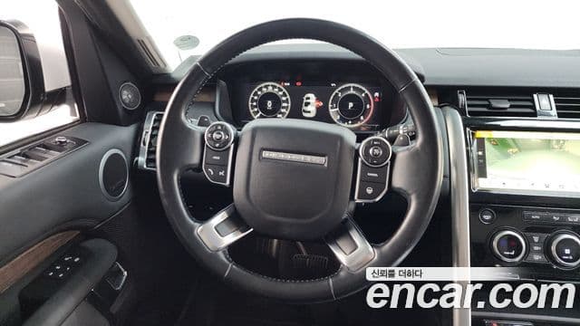 Land Rover Discovery 5 2018 — Şəkil 17/20