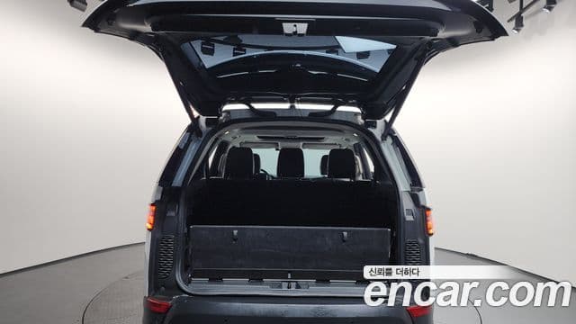 Land Rover Discovery 5 2018 — Şəkil 6/20