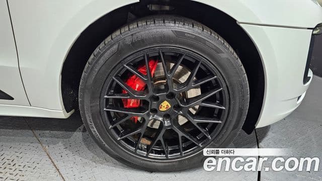 Porsche Macan 2018 — ფოტო 5/20