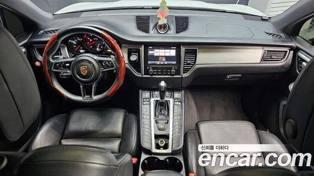 Porsche Macan 2018 — ფოტო 7/20