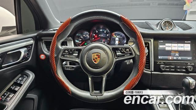 Porsche Macan 2018 — ფოტო 13/20