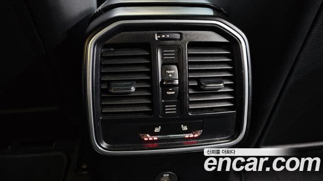 Porsche Macan 2018 — ფოტო 18/20