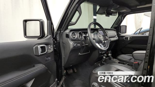 Jeep Wrangler 2022 — Şəkil 10/20