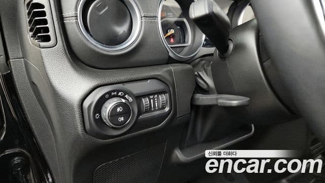 Jeep Wrangler 2022 — Şəkil 18/20