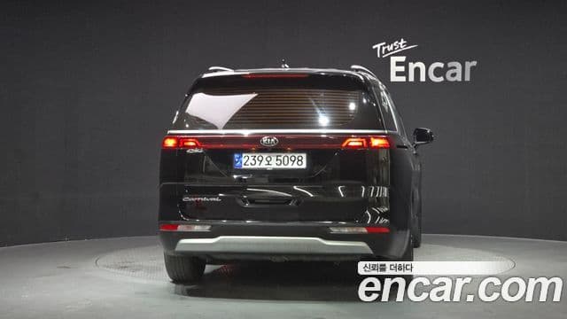 Kia Carnival 2020 — фото 4 из 20