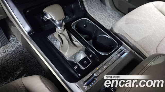 Kia Carnival 2020 — фото 9 из 20