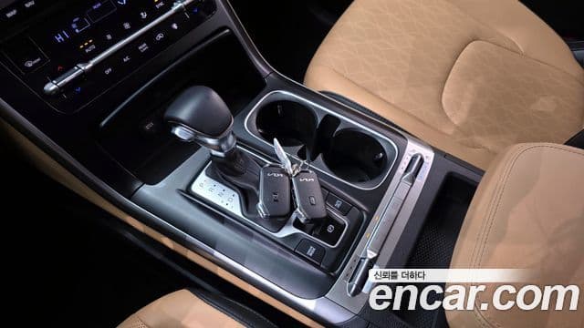 Kia Carnival 2023 — ფოტო 9/20