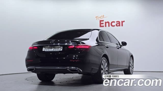 Mercedes-Benz E-Class 2023 — ფოტო 2/20