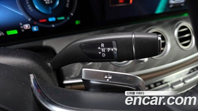 Mercedes-Benz E-Class 2023 — ფოტო 9/20