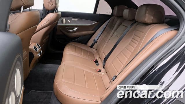 Mercedes-Benz E-Class 2023 — ფოტო 12/20