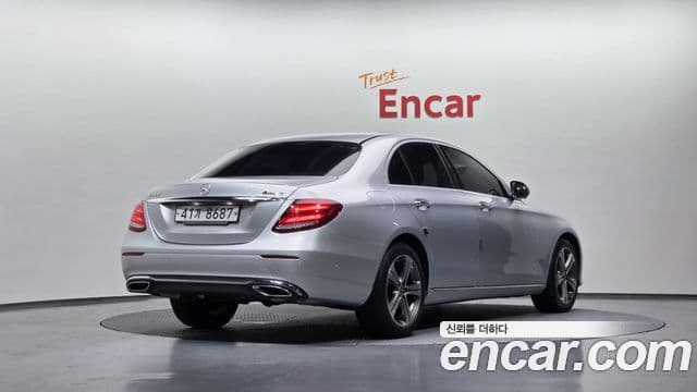 Mercedes-Benz E-Class 2018 — ფოტო 2/20