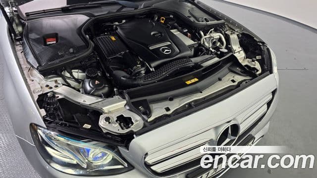 Mercedes-Benz E-Class 2018 — ფოტო 6/20