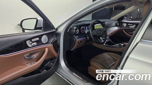 Mercedes-Benz E-Class 2018 — ფოტო 10/20
