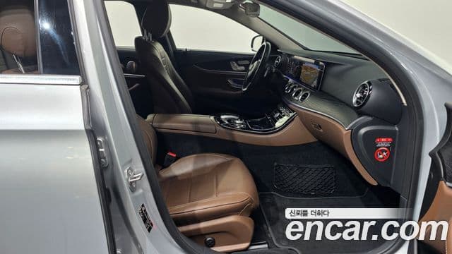 Mercedes-Benz E-Class 2018 — ფოტო 11/20