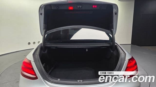 Mercedes-Benz E-Class 2018 — ფოტო 20/20