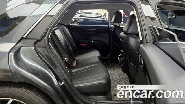 Hyundai Grandeur Hybrid 2022 — Photo 19/20