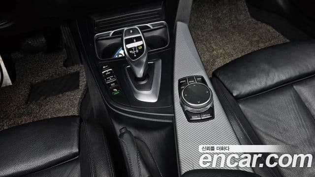 BMW 4 Series 2018 — Фото 8/20