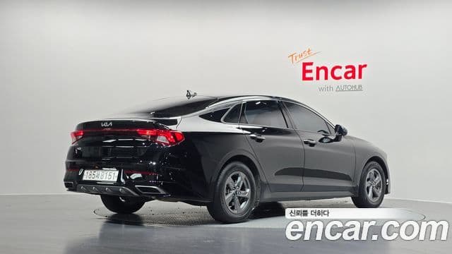 Kia K5 2023 — Şəkil 10/20