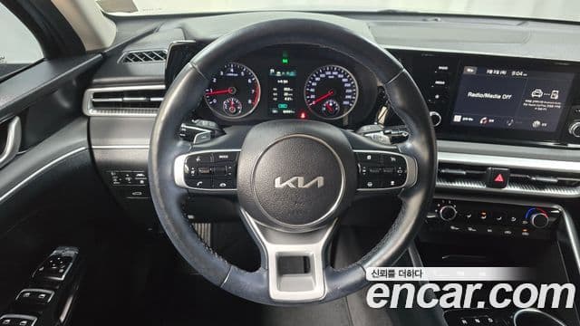Kia K5 2023 — Şəkil 9/20