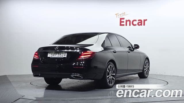 Mercedes-Benz E-Class 2020 — Фото 2/20