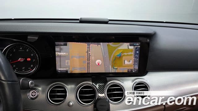 Mercedes-Benz E-Class 2020 — Фото 14/20