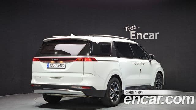 Kia Carnival 2022 — ფოტო 2/20
