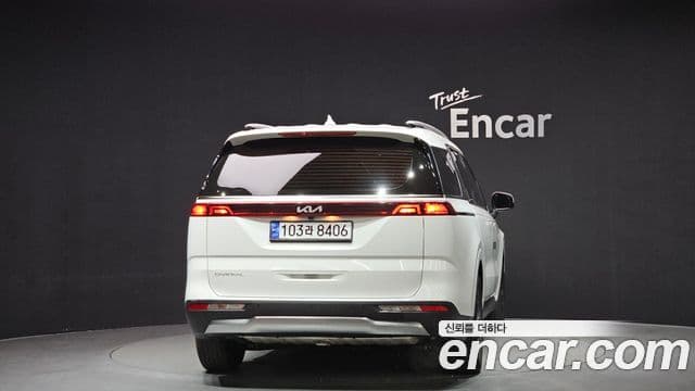 Kia Carnival 2022 — ფოტო 4/20