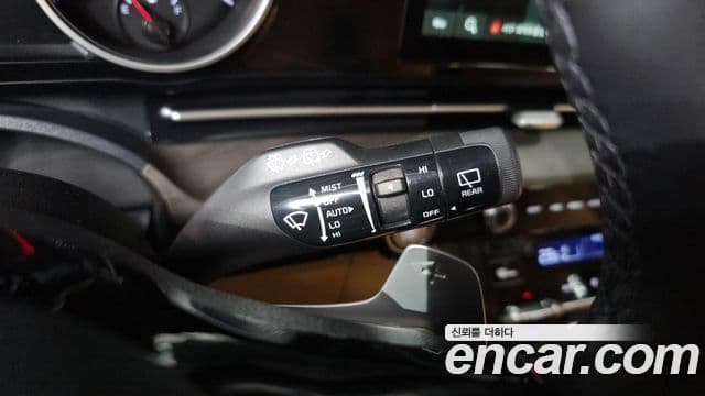 Kia Carnival 2022 — ფოტო 16/20