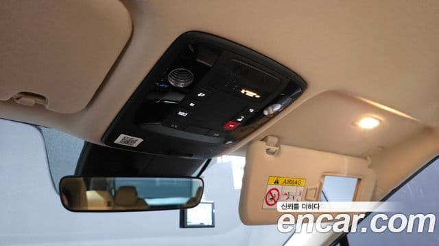 Kia Carnival 2022 — ფოტო 17/20