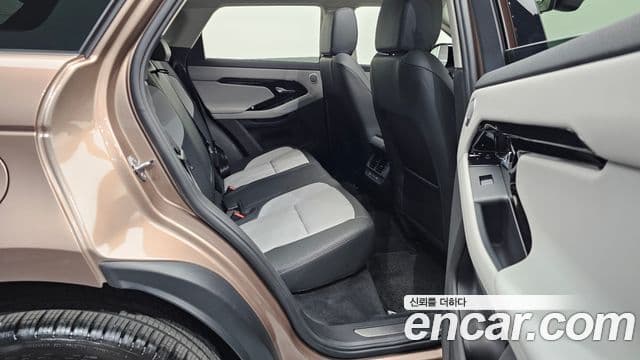 Land Rover Range Rover Evoque 2025 — фото 5 из 20