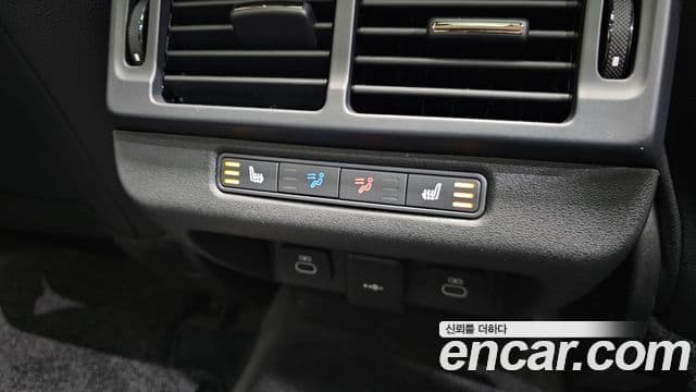 Land Rover Range Rover Evoque 2025 — ფოტო 18/20