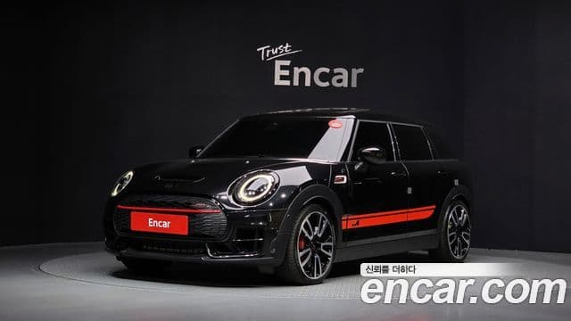 Mini Cooper S Clubman 2023 — Фото 1/20