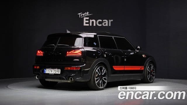 Mini Cooper S Clubman 2023 — Фото 2/20