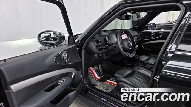 Mini Cooper S Clubman 2023 — Фото 10/20