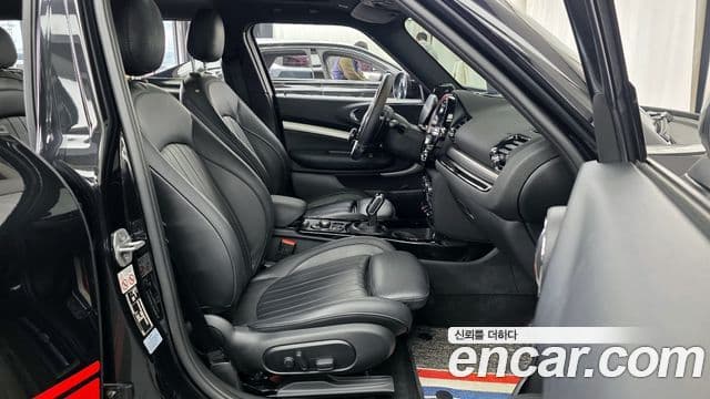 Mini Cooper S Clubman 2023 — Фото 11/20