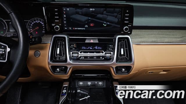 Kia Sorento 2022 — ფოტო 14/20
