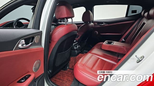 Kia Stinger 2020 — Photo 12/20