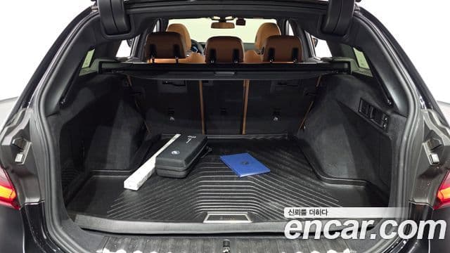 BMW 3 Series 2024 — ფოტო 19/20