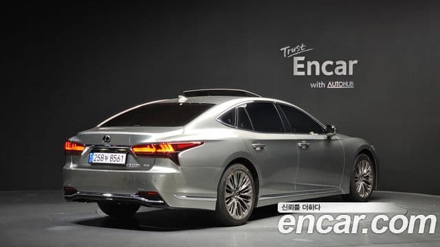 Lexus LS500h 2023 — Şəkil 2/20