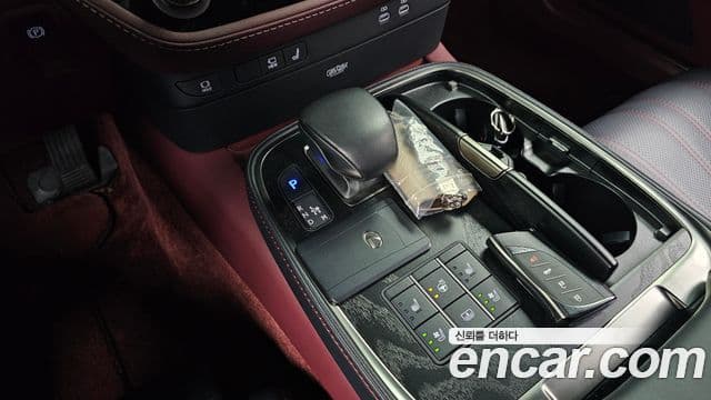 Lexus LS500h 2023 — Şəkil 9/20