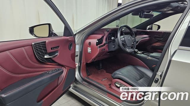 Lexus LS500h 2023 — Şəkil 10/20