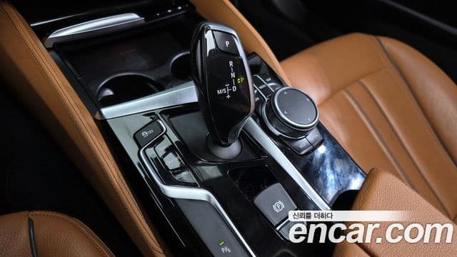 BMW 5 Series 2018 — Фото 9/20
